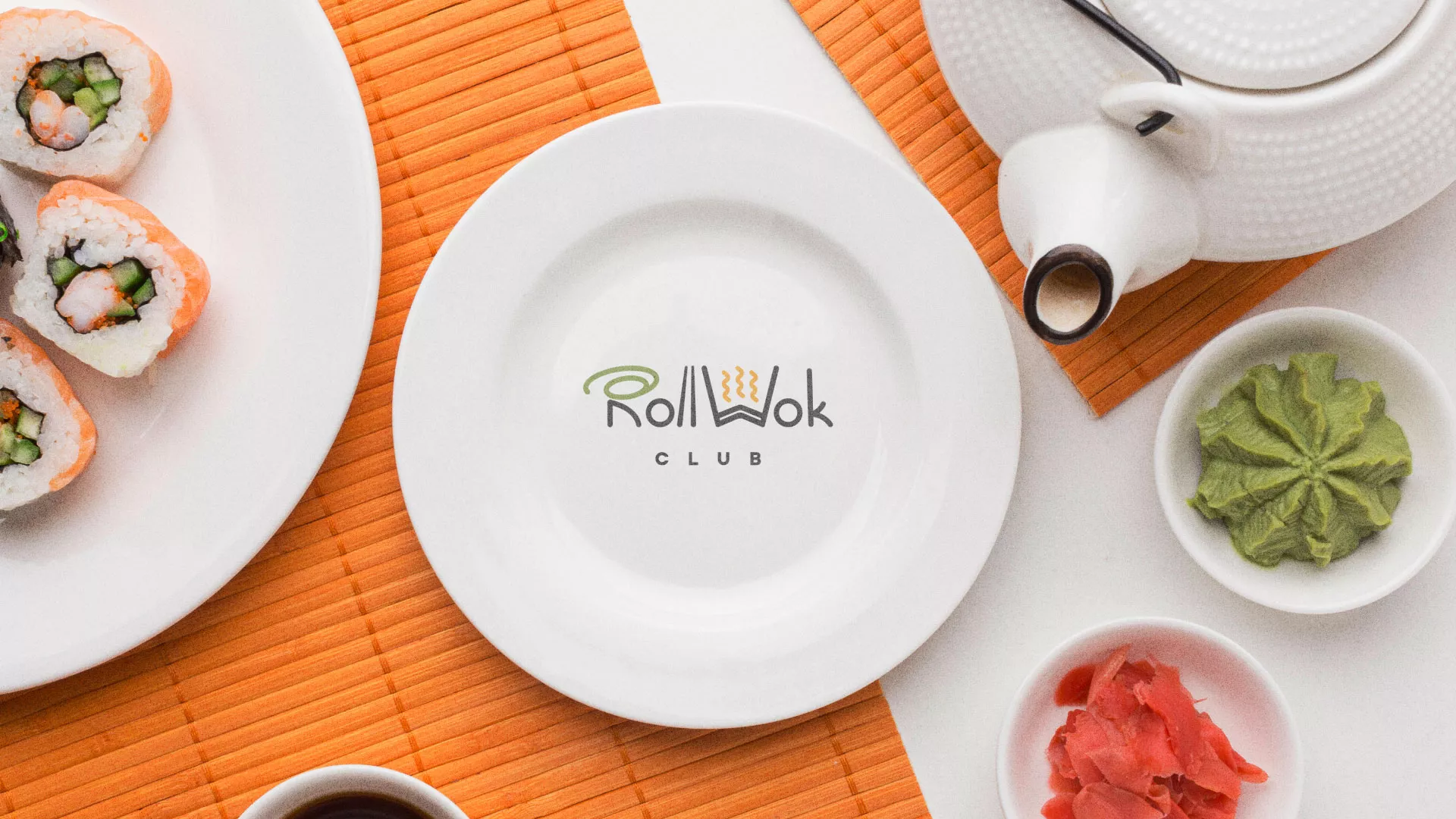 Разработка логотипа и фирменного стиля суши-бара «Roll Wok Club» в Злынке